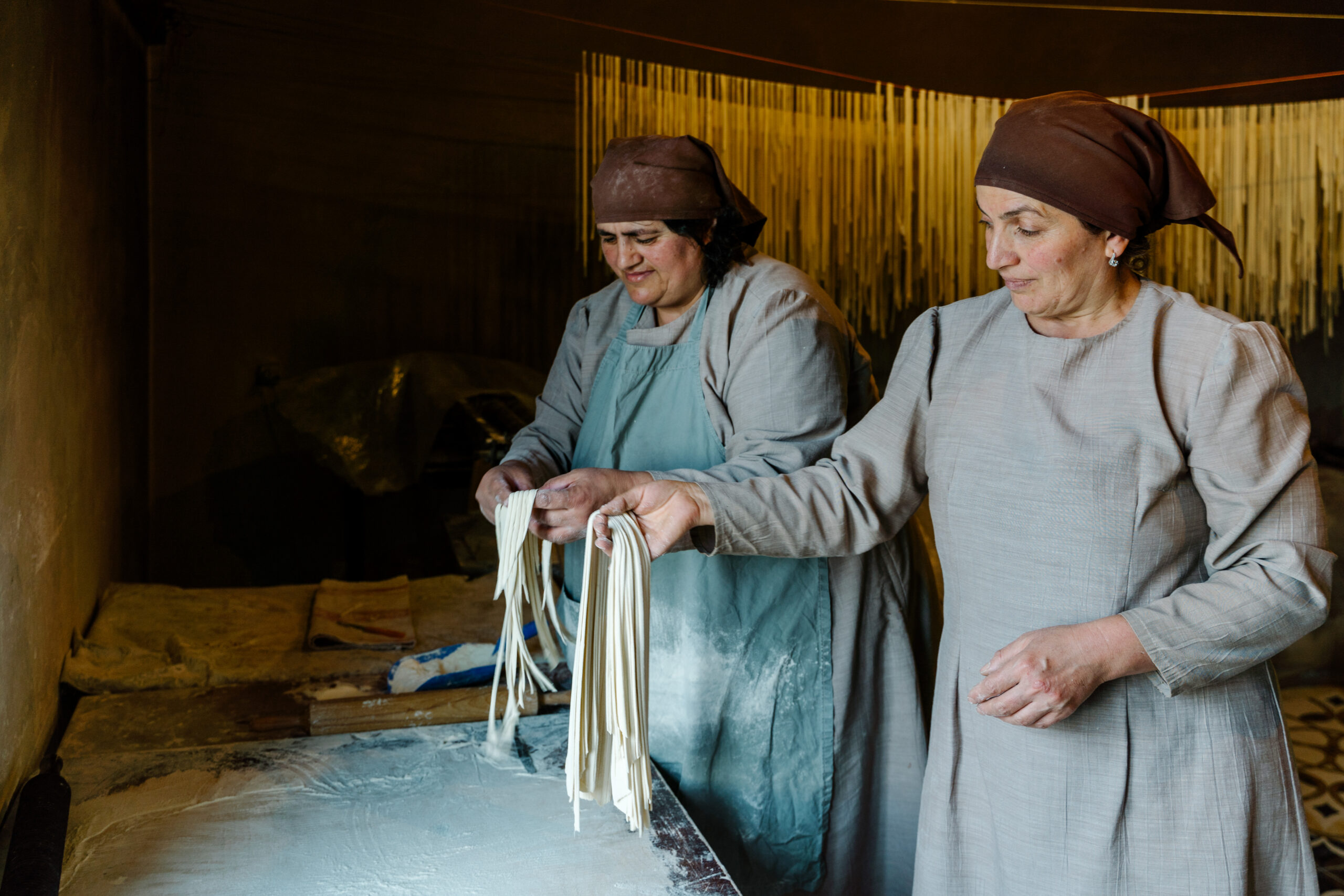 Making Arishta, Armenian dried noodles, at Tsaghkunk Restaurant, honoring tradition while modernizing Armenian cuisine (Gohar Gareginyan und Anna Yesayan)